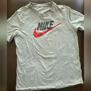 Nike T-shirt